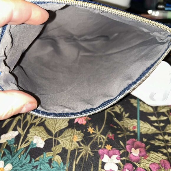 Navy Blue little accessory bag - Can be used for makeup, pens etc - NEW w/tag - Picture 4 of 5